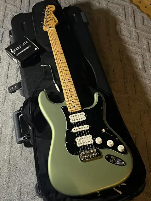 Fender Stratocaster Player Series HSH 2018.